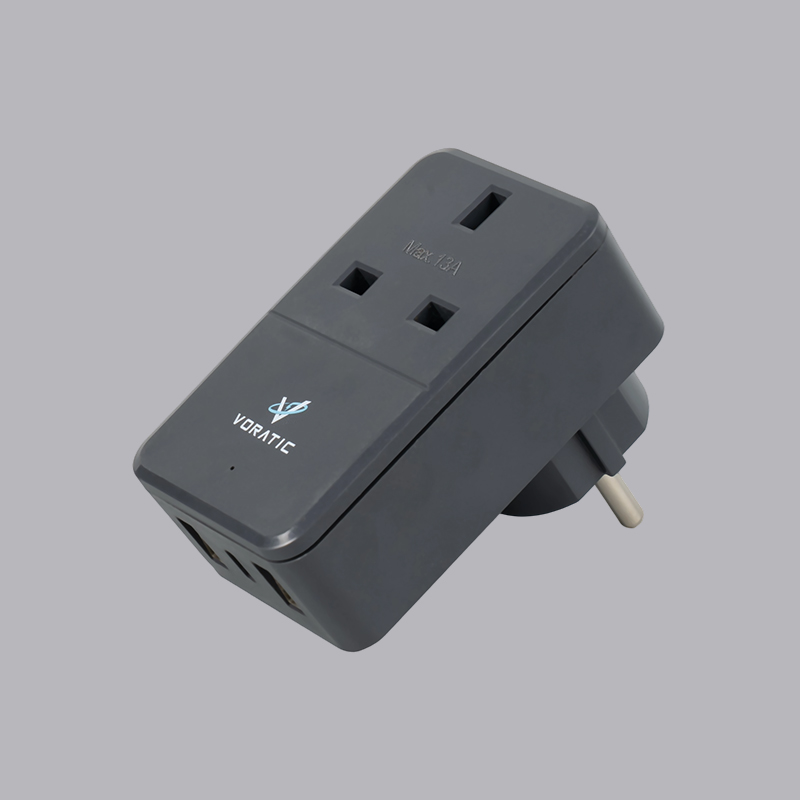 VT-925-DE Storbritannien till Tyskland, 1 uttag, 2 USB-portar, 1 typC-portadapter