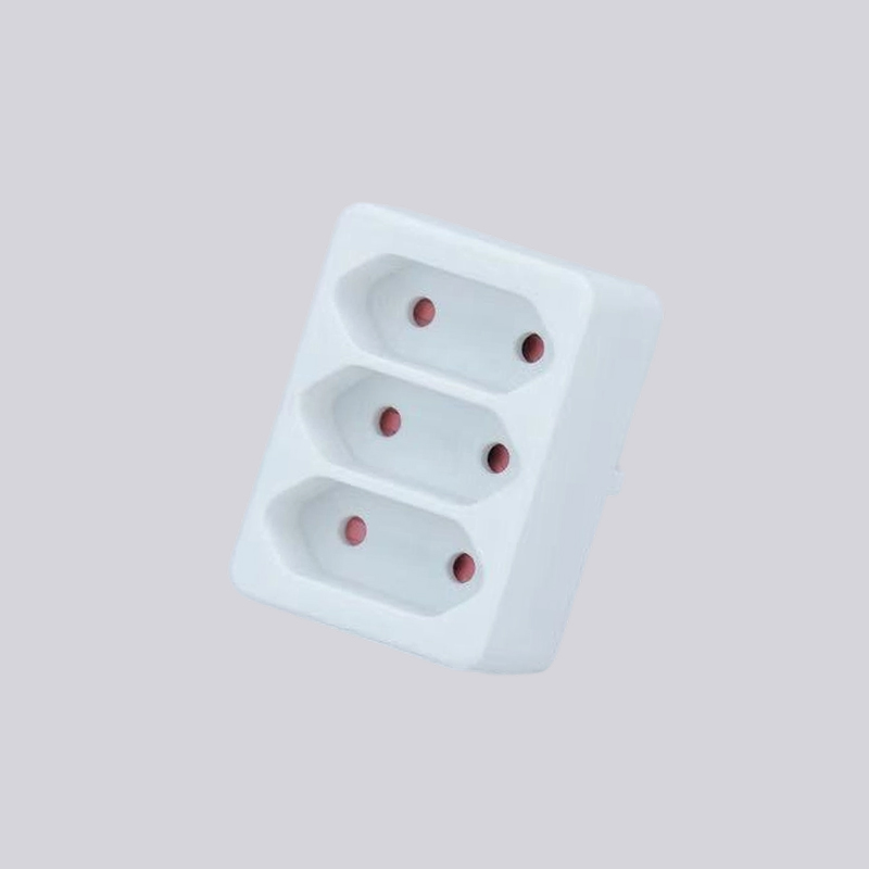 G01/3 adapter för tre platt plugg